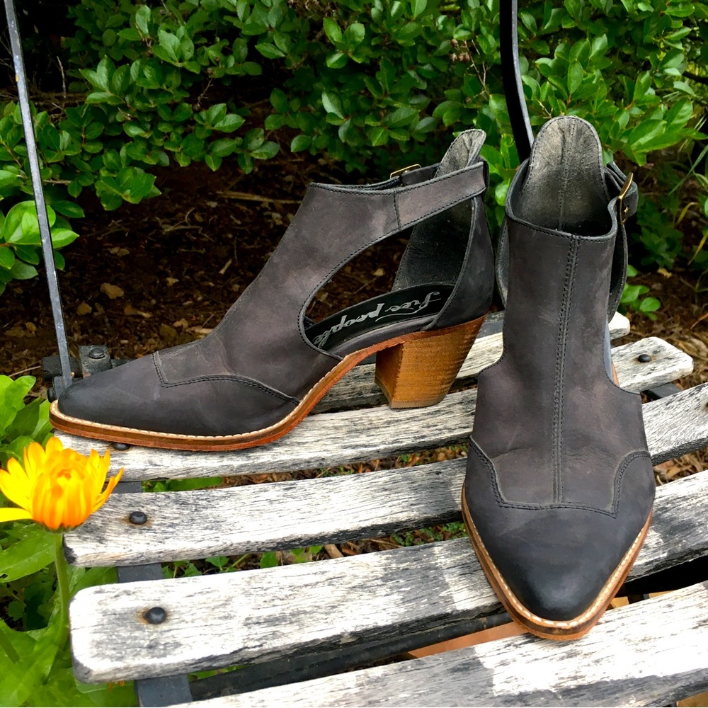 Western style dress booties / heels sz 38